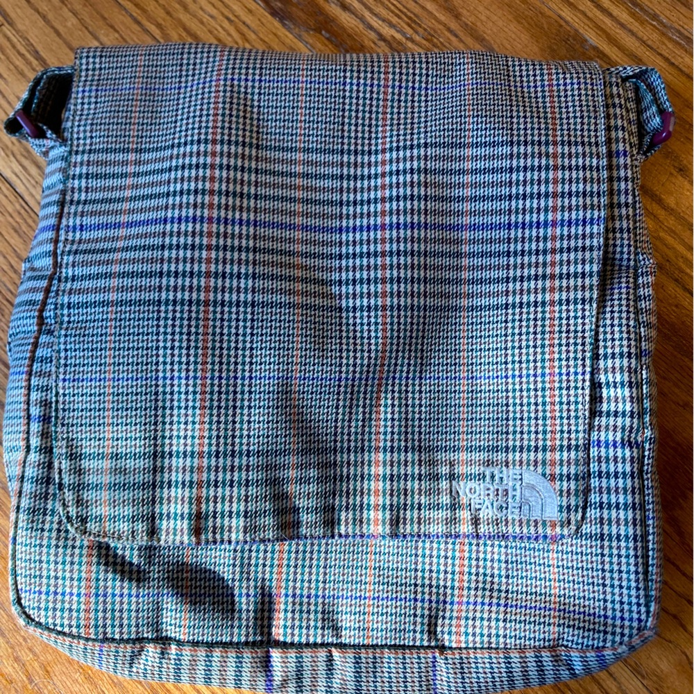 North face convertible (shoulder or crossbody) nylon bag